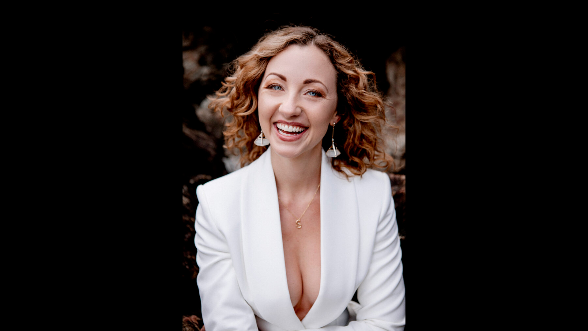 Samantha J Leads Movement of Millennials To Build Empires That Shape A Better World