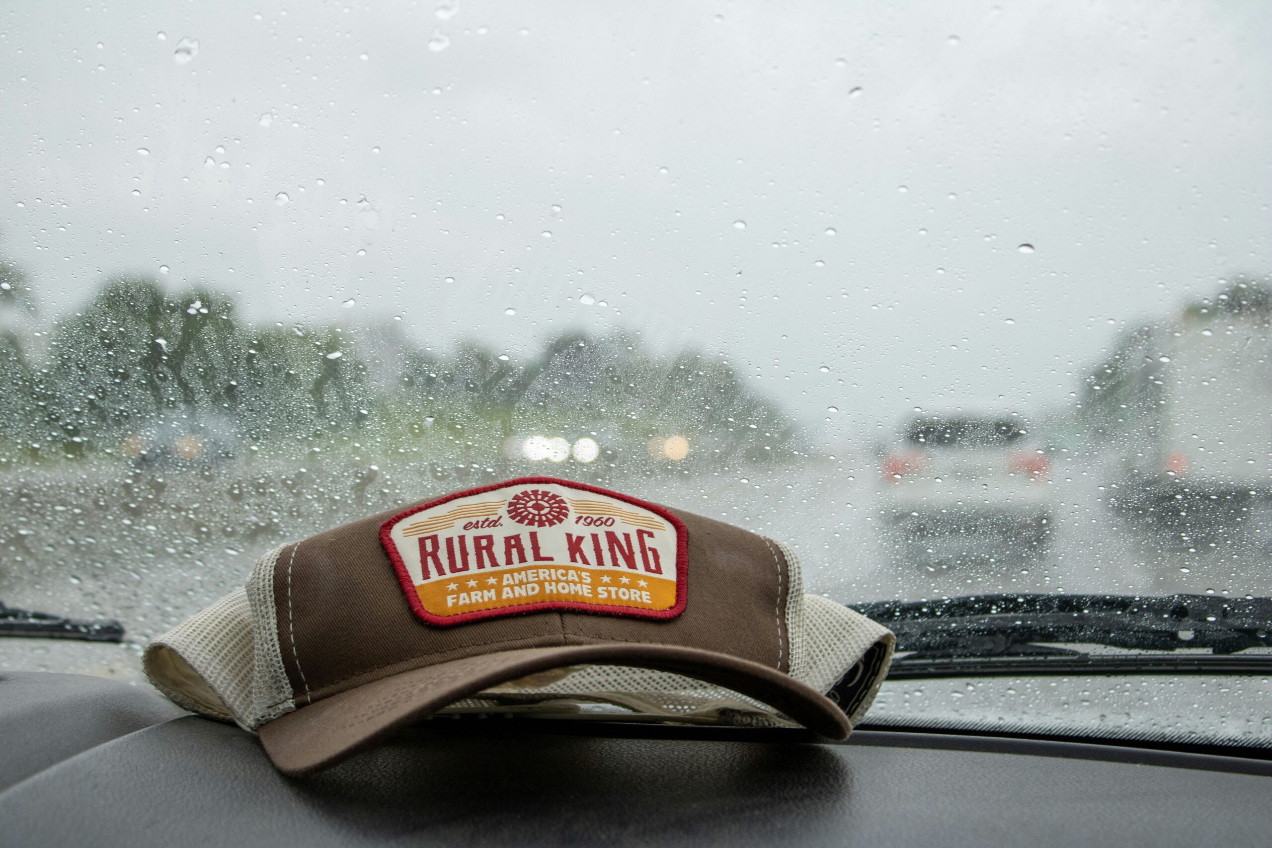 Revive Your Style with Vintage Snapback Hats and Retro Trends